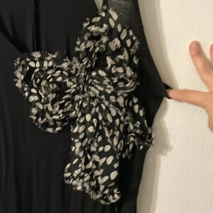 Pretty Good women’s razor back bow tank size large